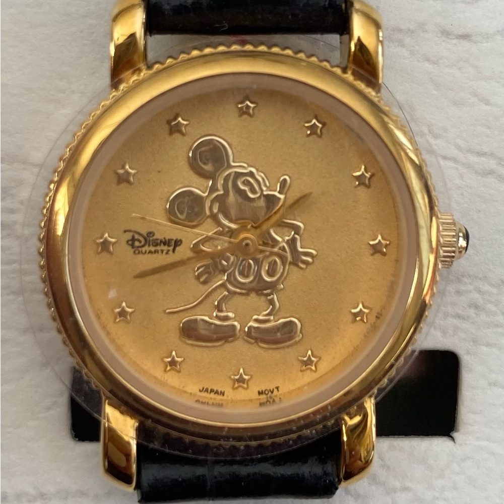 Disney Mickey Mouse Watch Disney Store Exclusive NEW Box Tin Gold Tone Leather